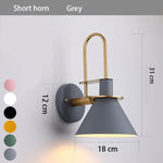 lampe murale moderne conique vis fixation noir blanc rose bleu marine jaune gris minimaliste