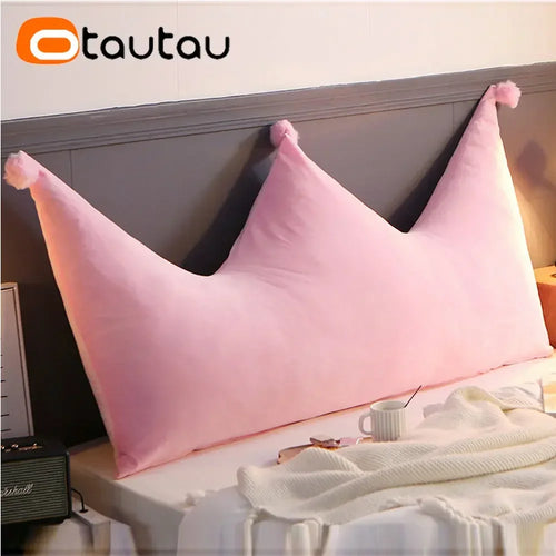 coussin lit princesse velours rose pâle décoration chambre moderne grande taille