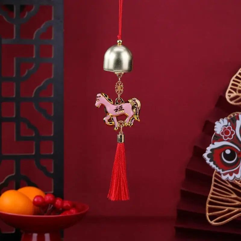 décoration murale pendentif artisanal chevaux franges rouge bleu vert violet rose doré festive