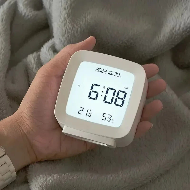 horloge numérique moderne affichage date heure température humidité blanc mat