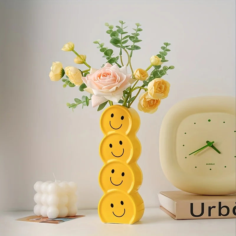 vase moderne jaune visages souriants fleurs artificielles décoration table boho chic