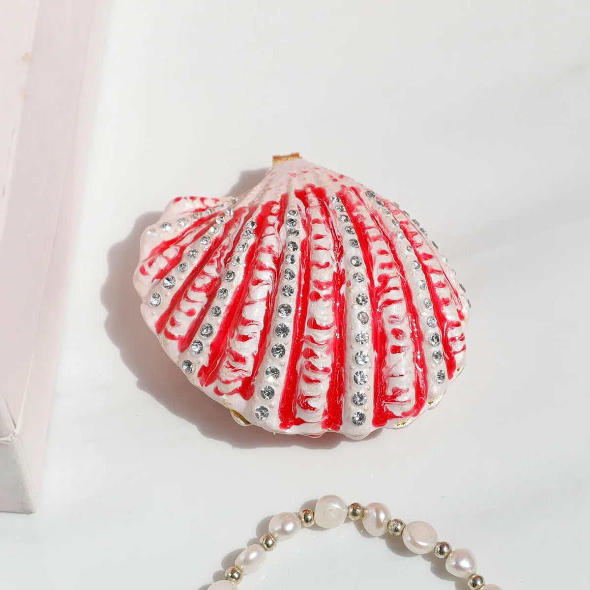 coquillage décoratif boîte rangement velours strass rayures horizontales boucles oreilles moderne respectueux environnement