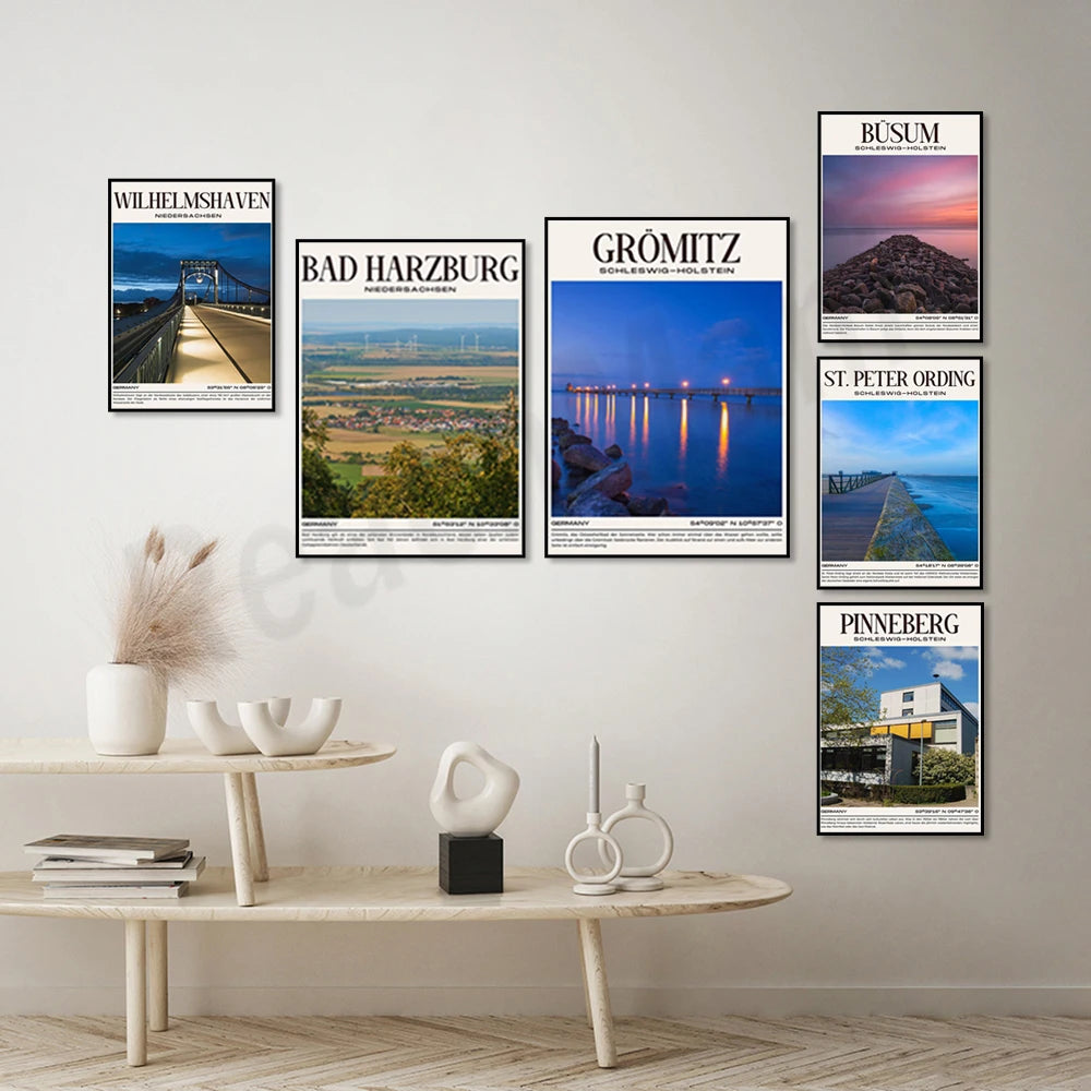 Cette image présente une série d'affiches de voyage mettant en valeur différentes destinations allemandes, comme Wilhelmshaven, Bad Harzburg, Gromitz, St. Peter Ording et Pinneberg, offrant ainsi une perspective visuelle attrayante sur ces lieux.