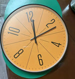 horloge murale moderne quartz facile lecture salon dorée aiguilles noires