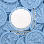 timbres cire classiques adhésifs blanc bleu doré rose feuilles empreintes pieds roses enveloppes cartes