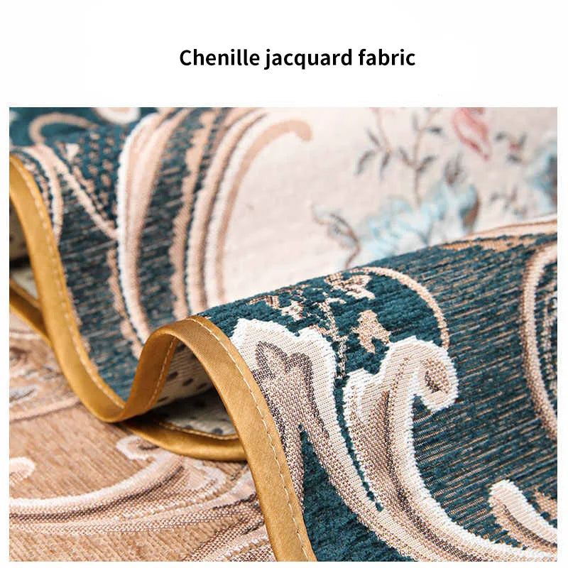 Gros plan sur un tissu jacquard chenille aux motifs floraux et ornementaux élégants en tons de bleu et beige.