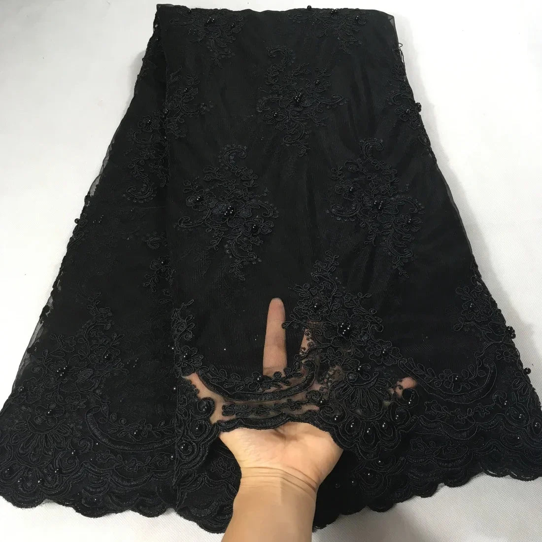 tissu dentelle polyester blanc noir floral translucide élégant mariage robes