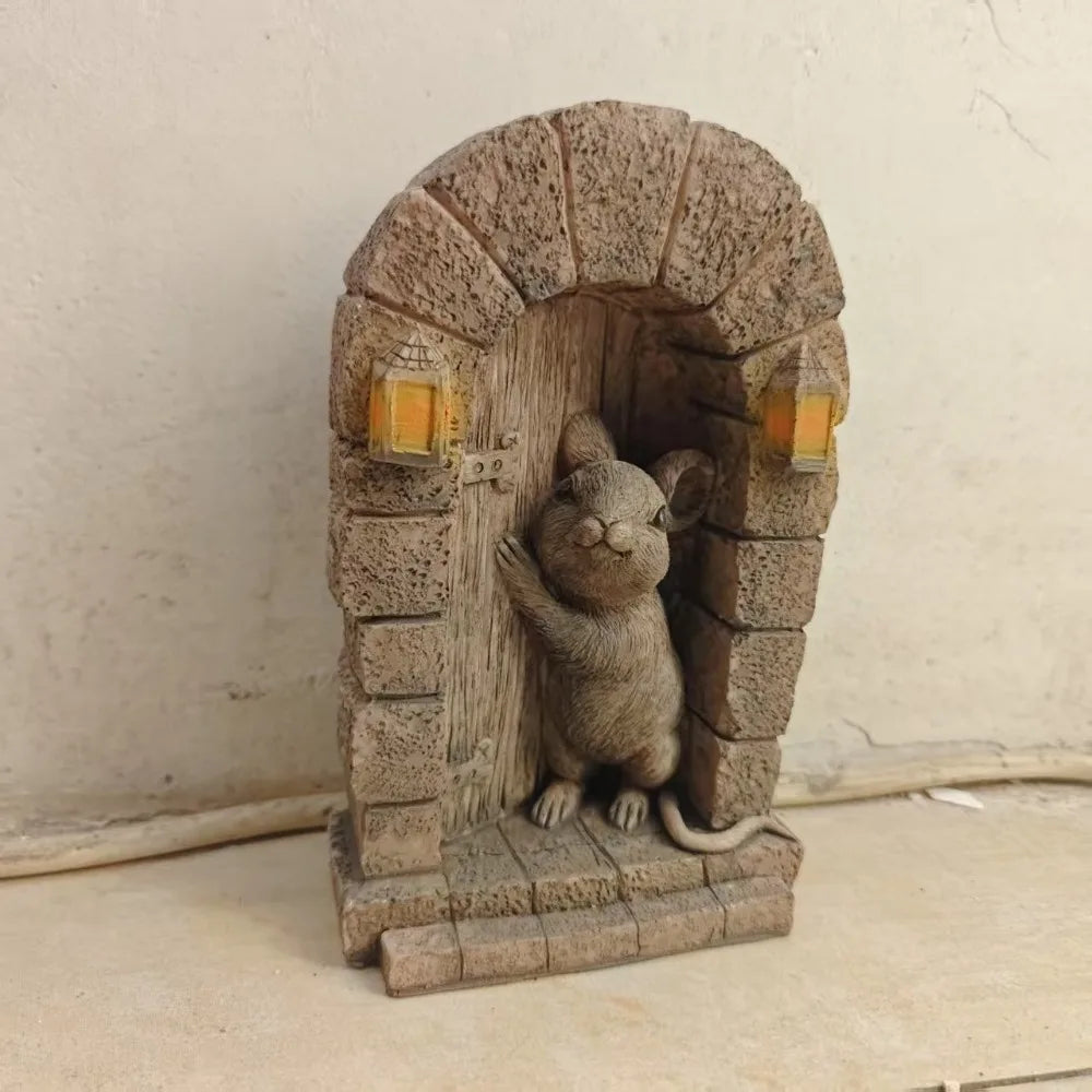décoration extérieure artisanale porte souris sculptée lanternes dorées gris beige bleuclair