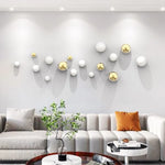 décoration murale boules rondes brillantes blanc doré argenté moderne élégante suspension intérieure