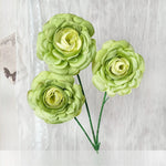 décoration intérieure fleurs artificielles soie rouge rose blanches classiques tringle mariage anniversaire