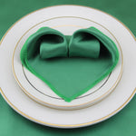 serviette table satin pliée forme coeur mariage décoration fête