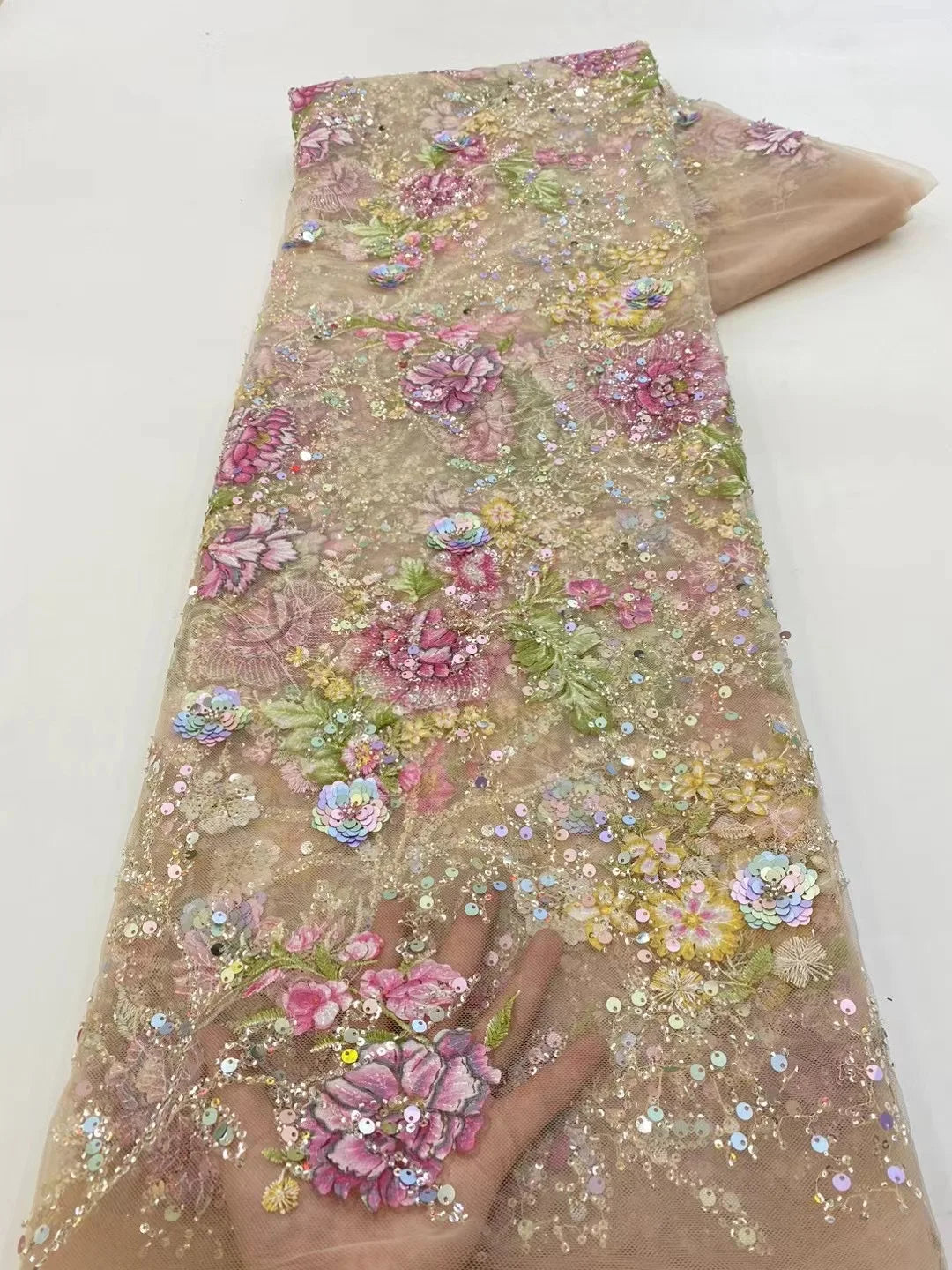 tissu dentelle floral sequins multicolore brodé polyester coton translucide robe mariage paillette couture environnementalité