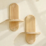 étagères murales bois naturel moderne minimaliste décoration maison plantes bougies figurines terrarium