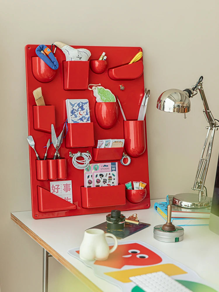 panneau rangement mural clips couleur beige vert blanc rouge noir moderne salon