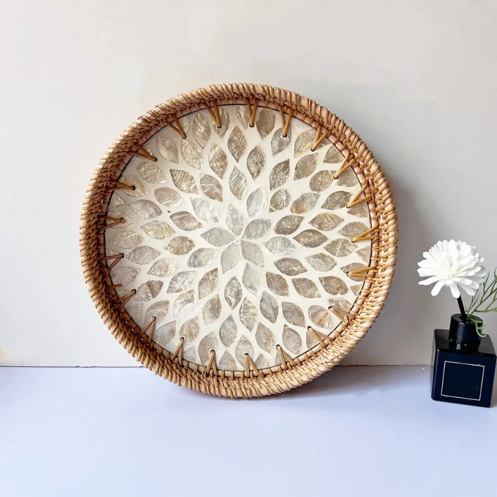 assiettes decoratives boho mosaïque coquillages naturel artisanal floral table mur decoration