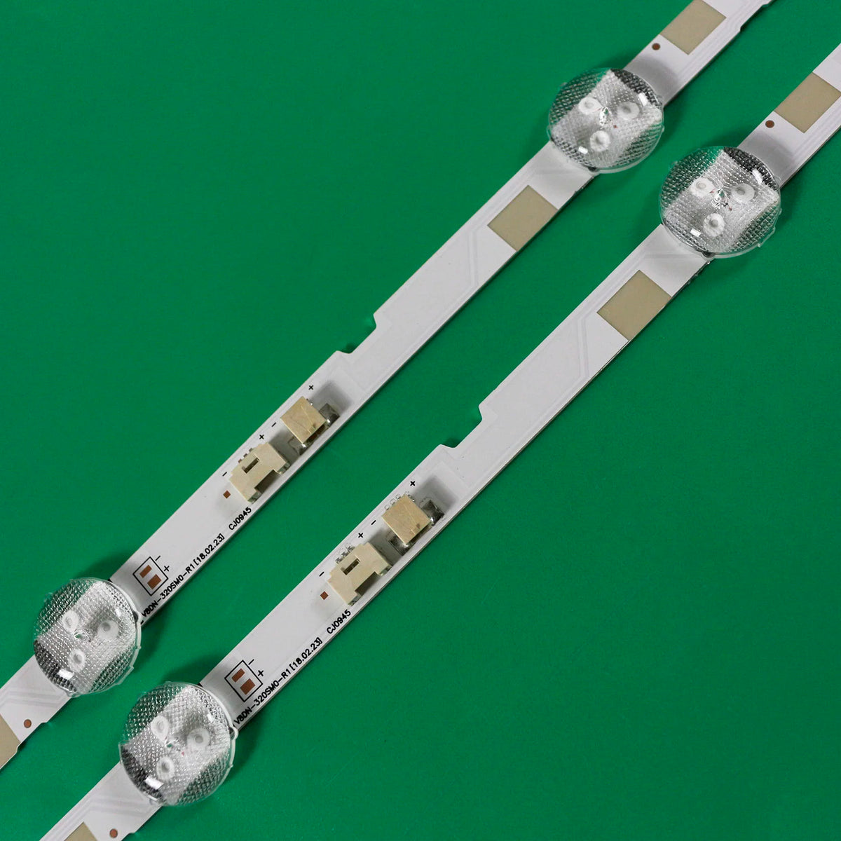 ruban led blanc moderne connecteurs led fixations opaques lisse éclairage decoration intérieure