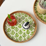 assiette plate décorative rotin tressé motif fleurs boho rustique couleur naturelle