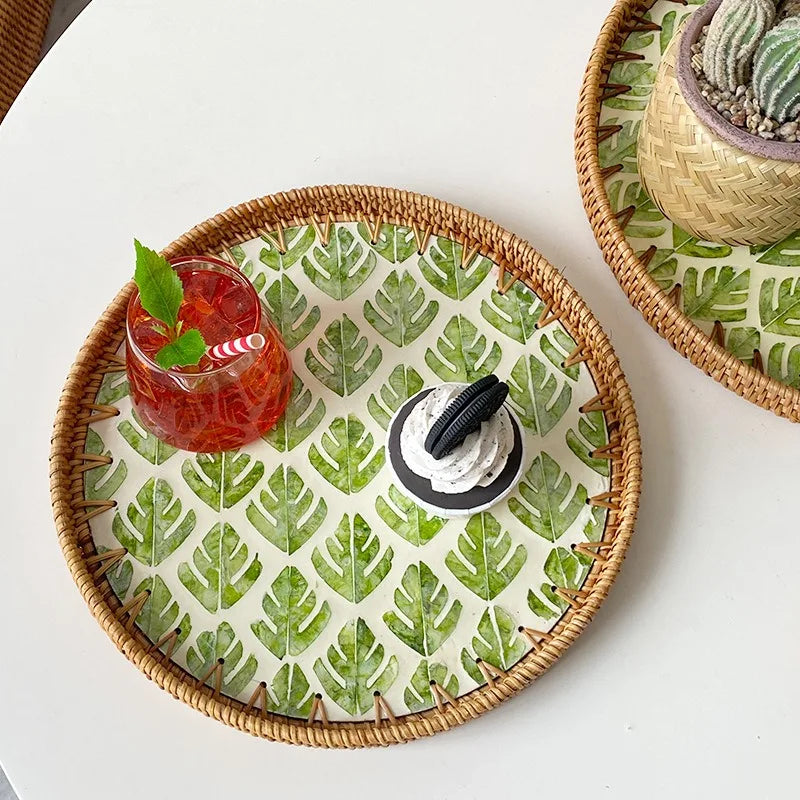 assiette plate décorative rotin tressé motif fleurs boho rustique couleur naturelle