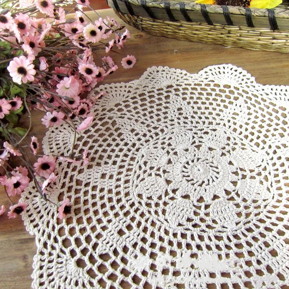 serviette table traditionnelle motif floral crochetée diamètre 35cm blanc