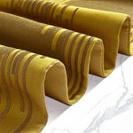 table cuisine élégante rayures dorées tissu brillant moderne or marron tassel doré polyester coton