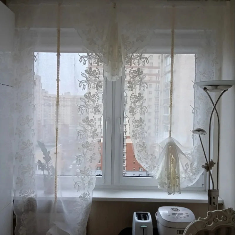 rideau floral brodé blanc beige transparent classique romantique chaînes métalliques