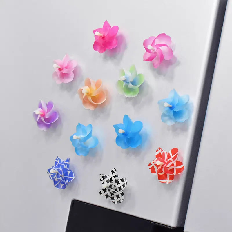 aimants décoratifs fleurs bleu rose vert aimants origami géométriques points noirs