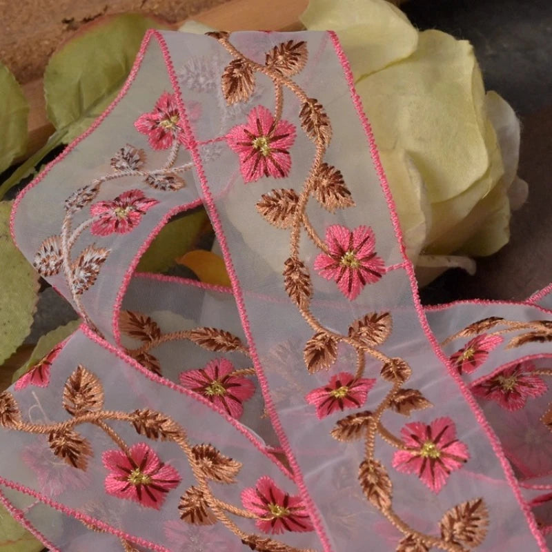 ruban brodé fleurs polyester 4.5cm large translucide violet rose bleu decoratif couture festif ecologique