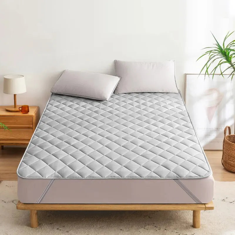 protège matelas gris quilté moderne housse lavable élastique polyester perméable lit maison ultrasons diagonales