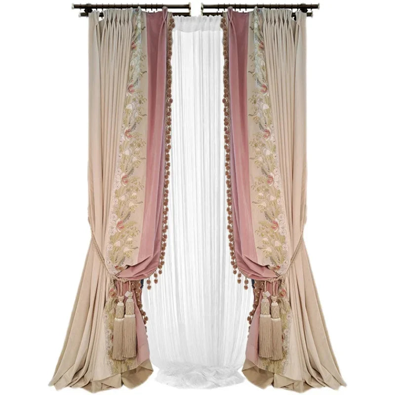 rideaux salon rose beige brodés fleurs classique élégant opacité totale pompons dorés