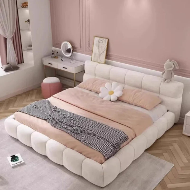 lit moderne bois beige clair tissus velours doux chambre coucher