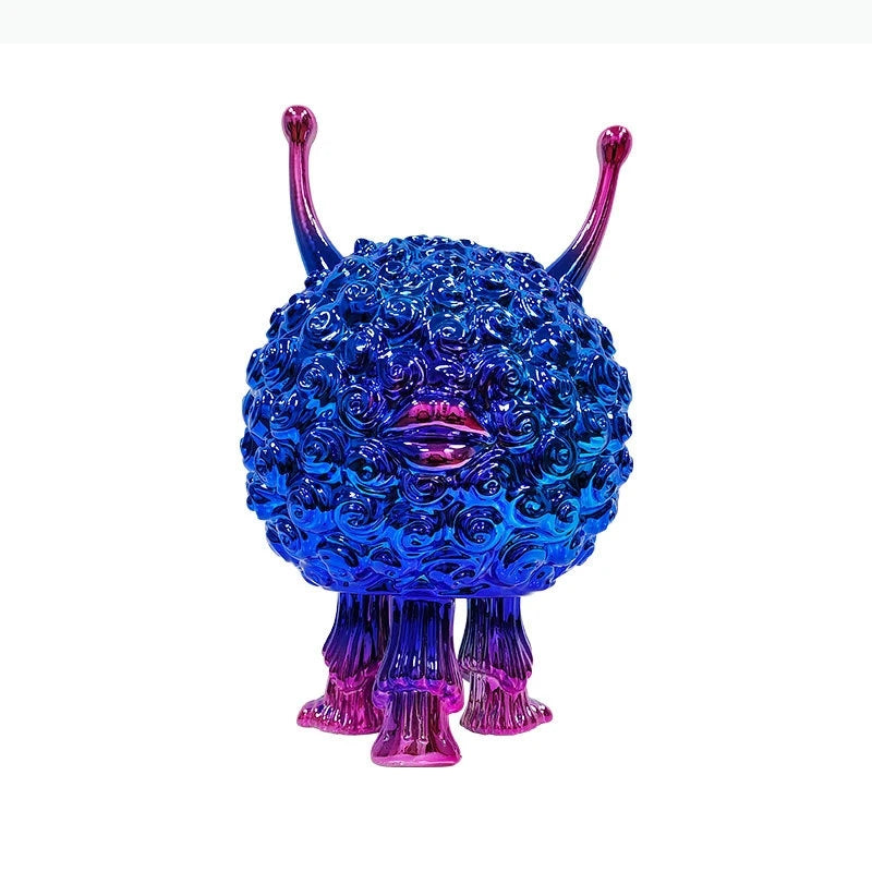 statuette décorative créature fantastique blanc or argent bleu magenta motif floral texture organique vase
