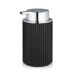 ensemble salle bain moderne distributeur savon noir pot brosses dent blanches pots produits toilette