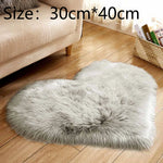 tapis cœur fourrure synthétique rose gris violet rouge moderne doux acrylique intérieur maison
