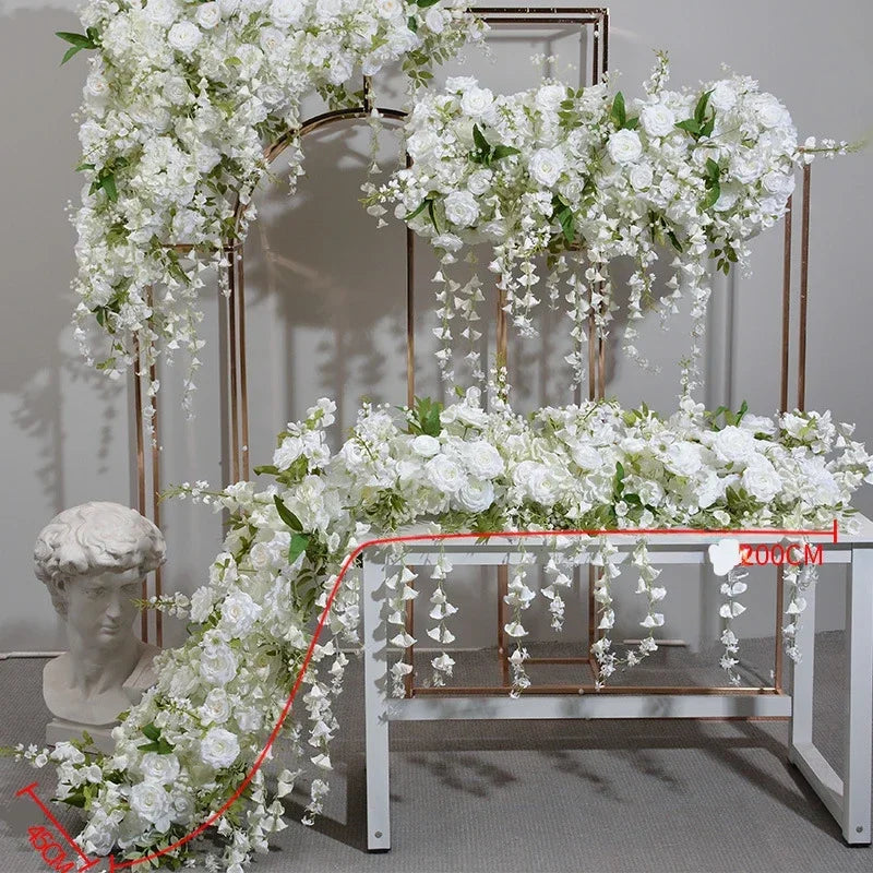 guirlande florale artificielle fleurs clochettes roses feuilles vertes décoration élégante intérieure classique événement anniversaire