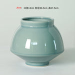 Ce bol en céramique de belle teinte bleu-vert procure une touche de sophistication et d'élégance à votre décor.