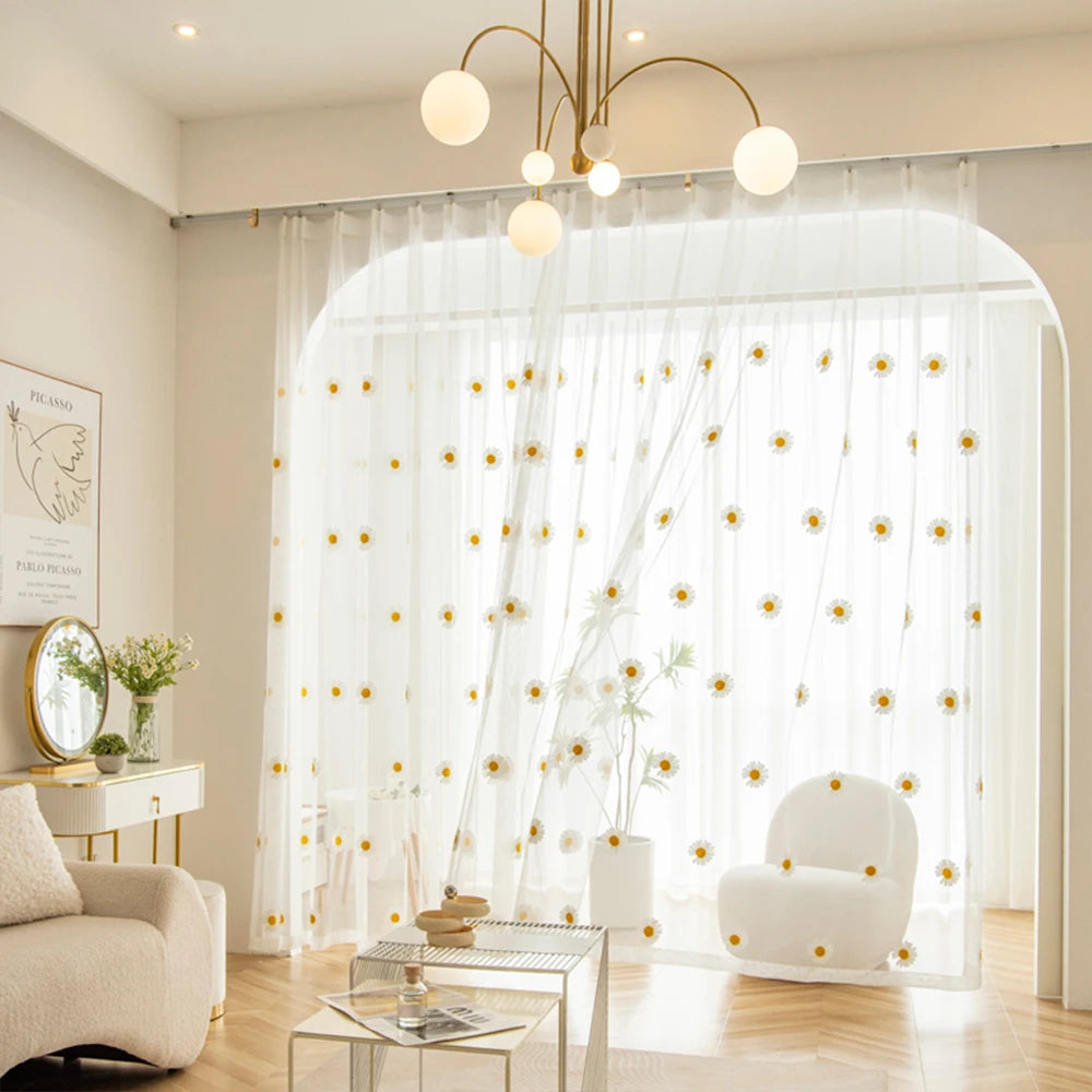 rideau translucide blanc jaune motif fleur camomille moderne salon chambre décoration fenêtre douce