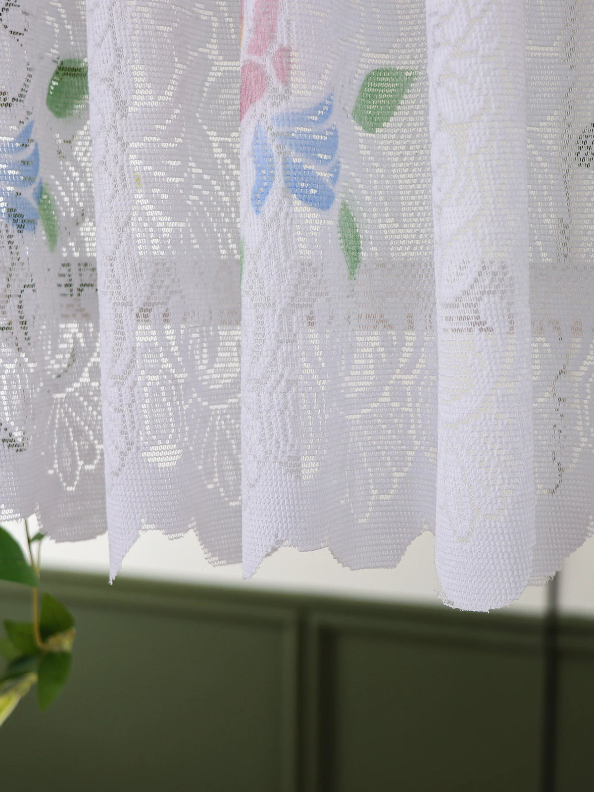 rideau blanc fleurs colorées brodé polyester translucide chambre cuisine fenêtre