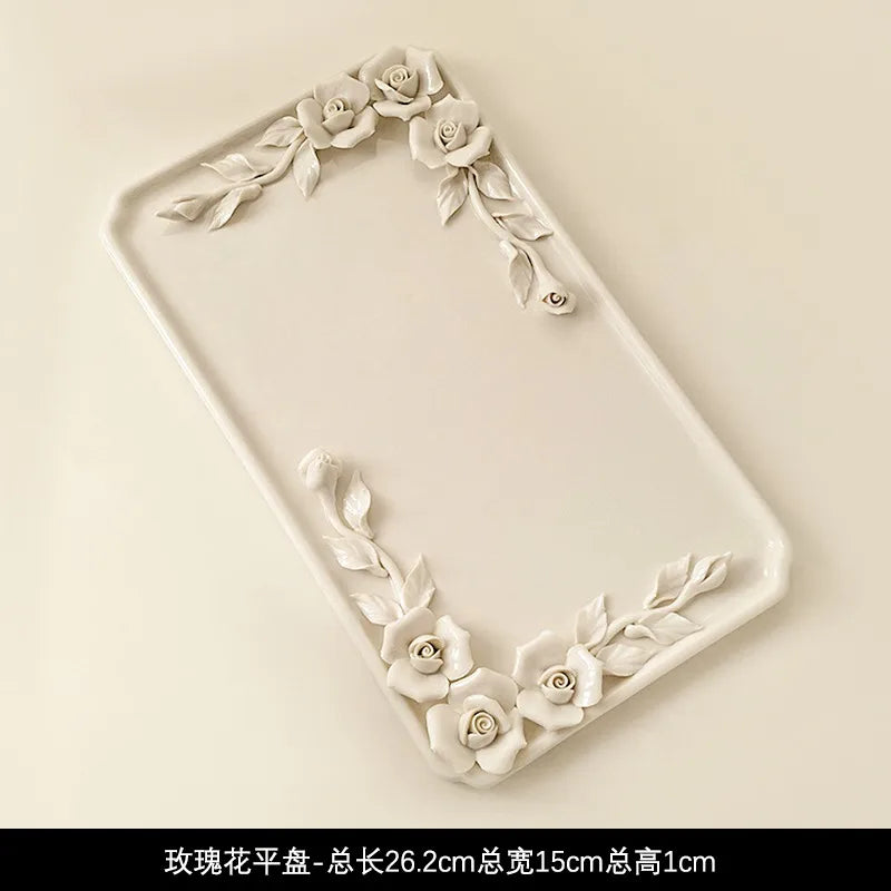 vase decoratif blanc roses relief porcelaine classique tasse bol plat boite rond coeur carreeDecoration