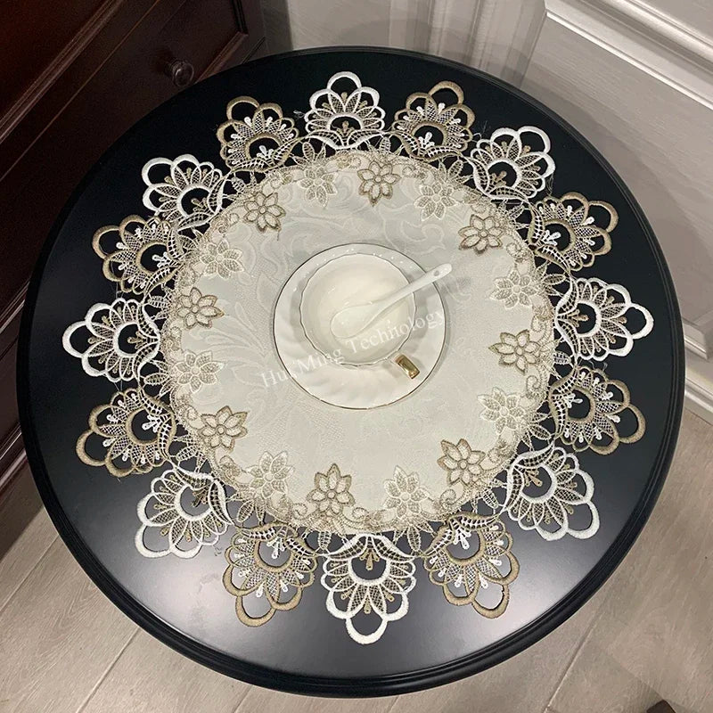 serviette table brodée fleuriale diamètre 50cm blanc élégante réutilisable polyester machine laverextérieur noël