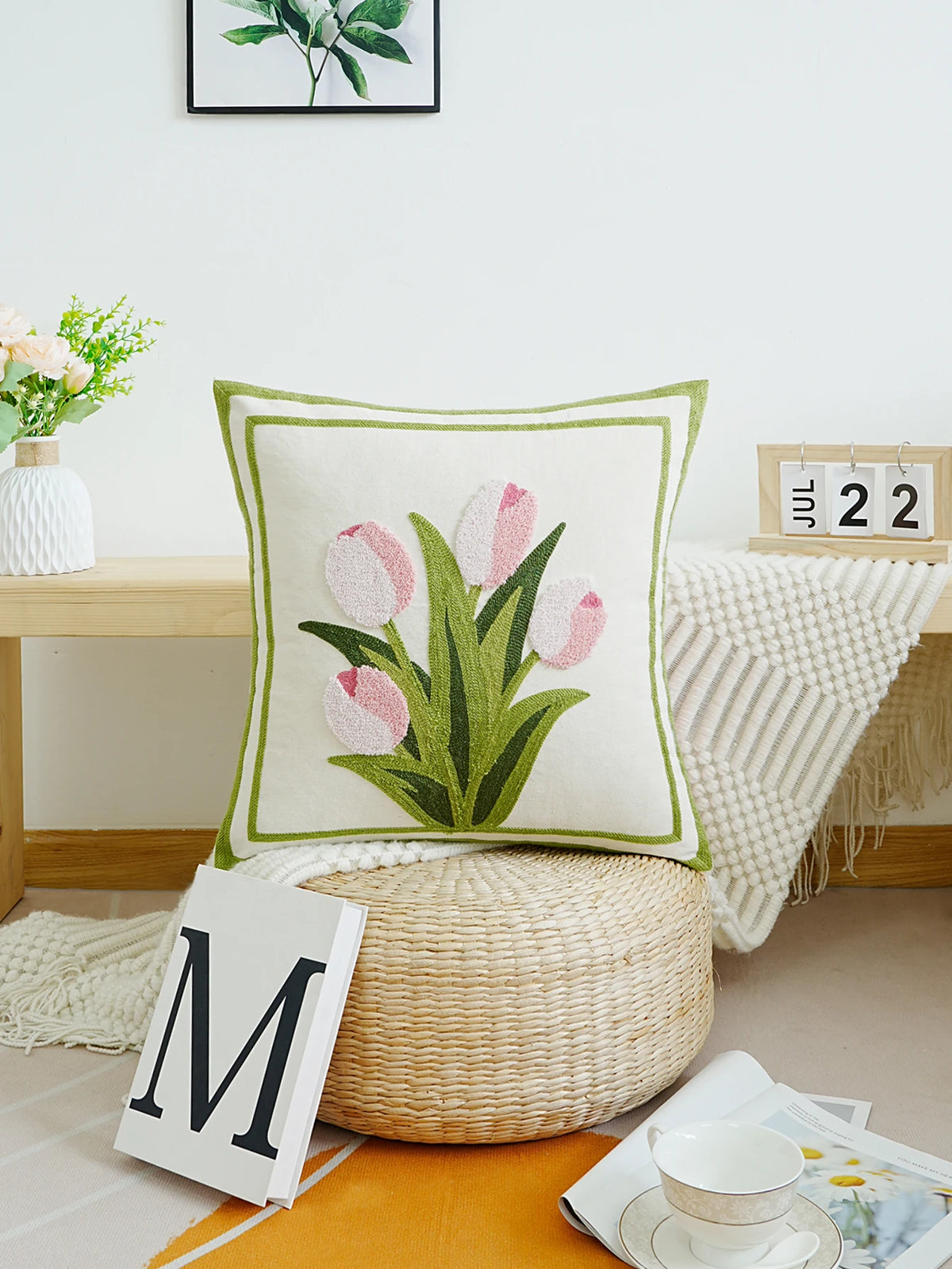 housse coussin brodée tulipes fleurs décoratives lit salon chambre polyester