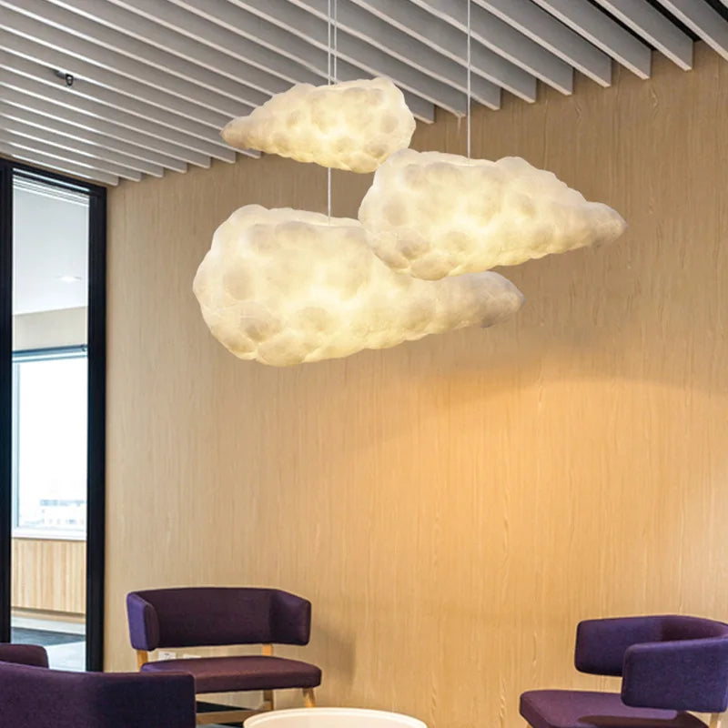 Suspension en soie noire pour salon