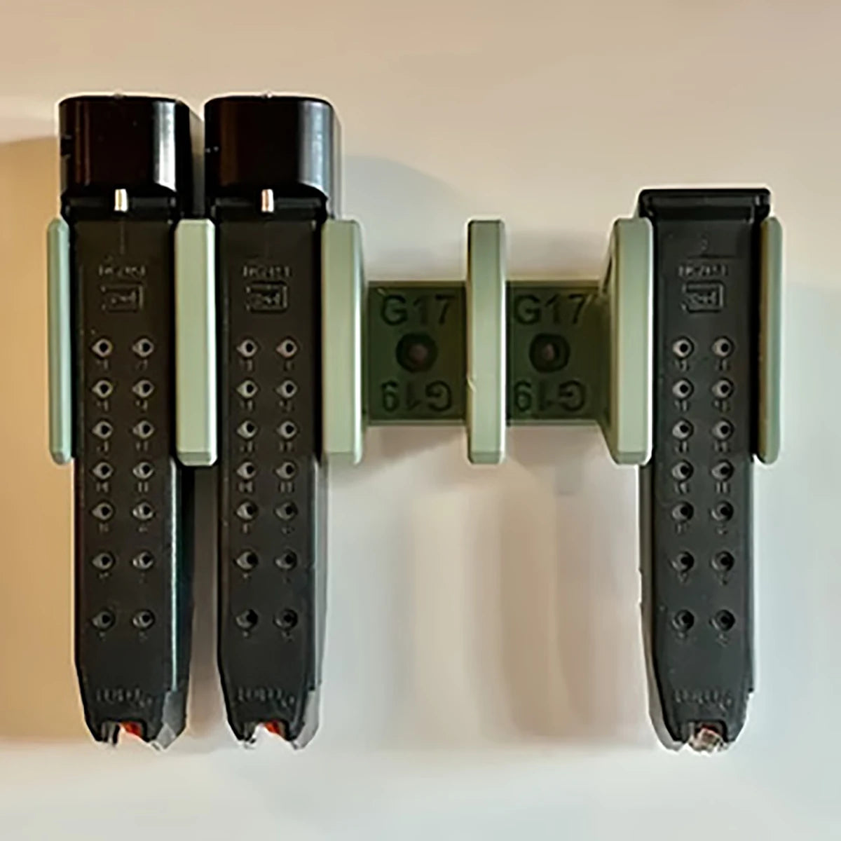porte chargeur armes glock g17 noir vert clair support rangement militariste utilitaire fonctionnel