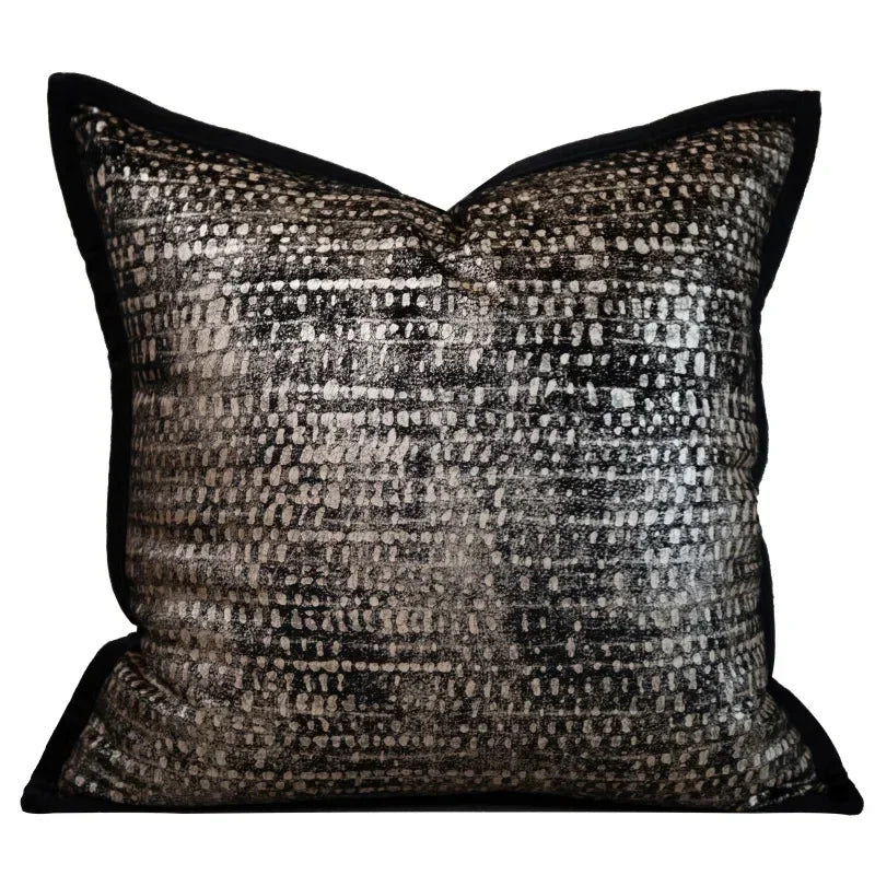 housse coussin moderne imprimé gris noir rouge peluche tissage carré décoration voiture salon chambre