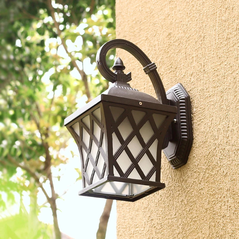 lampe murale classique noir grille géométrique opaque extérieure étancheijuillet