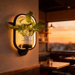 lampe murale moderne minimaliste noire blanche plante pot plastique transparent chambre salon entrée