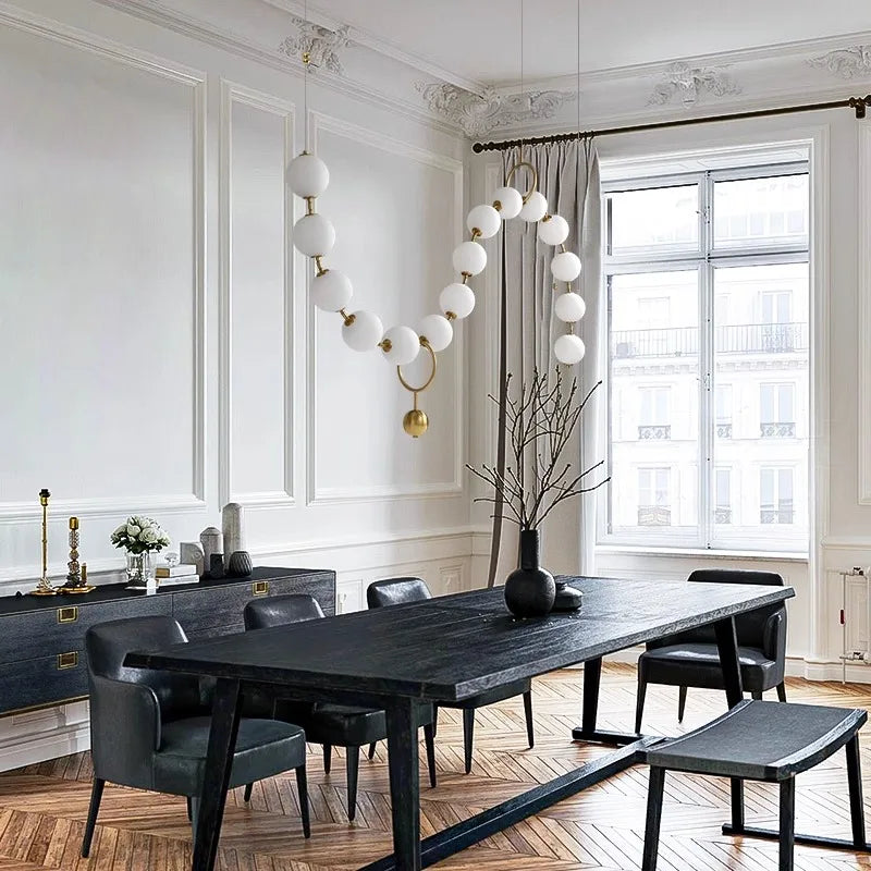 Lustre suspendu noir design contemporain intérieur