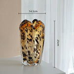 vase moderne opaques marbré taches noires marron noir beige décoration table arrangement floral