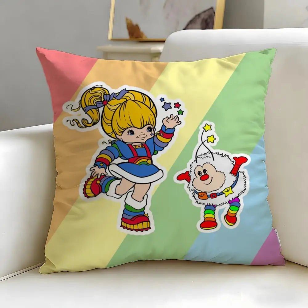 housse coussin vintage cartoon arc ciel personnages étoiles 45x45cm polyester bleu jaune rose noir
