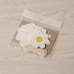 guirlande fleurs marguerites blanc orange décoration enfantine mariage anniversaire noël festif