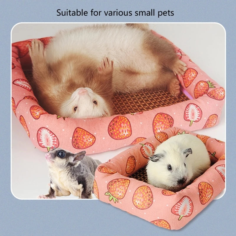 lit hamster confortable moderne fraises roses fond rose clair marron clair blanc
